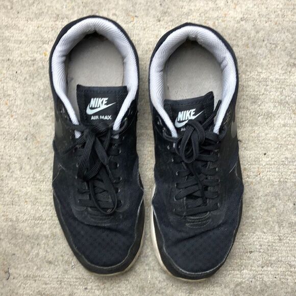 Nike Air Max Running Shoe | Size 9 - Picture 1 of 10